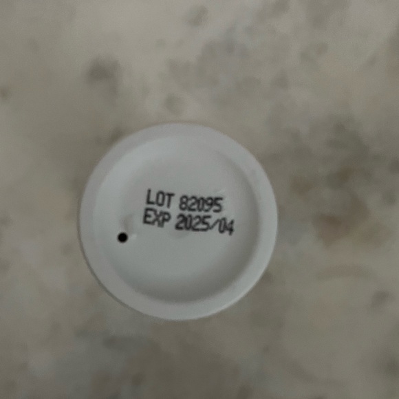 EltaMD UV Clear Tinted Broad-Spectrum SPF 46 EXP 4/2025 New In Box 1.7oz - Picture 7 of 10